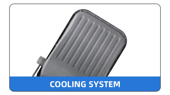 IP66 Íntegro AC100V-277V Voltagem de entrada Lâmpada de inundação LED
