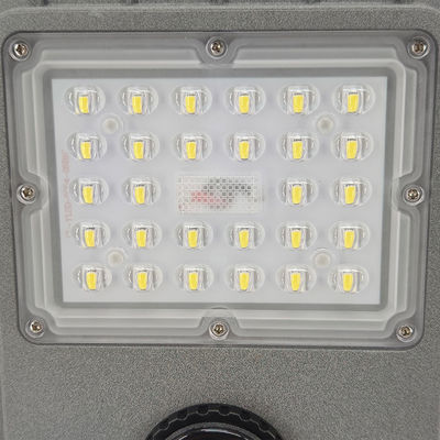 Lâmpadas de estrada de design moderno alimentadas a energia solar com IP66 à prova d'água e ângulo de feixe opcional